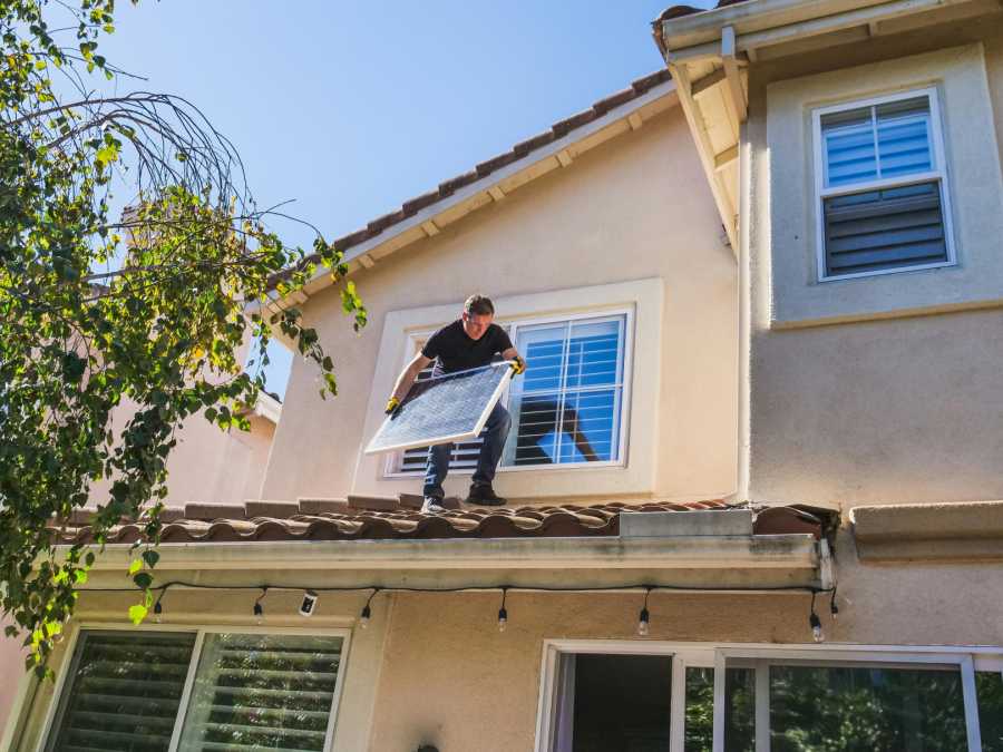 Como limpar painéis solares corretamente e o que acontece se você não fizer isso