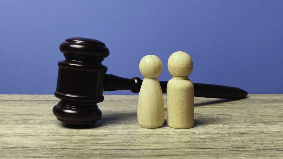 Venda de imóvel em relação estável: direitos dos companheiros não formalizados, perigos e disputas jurídicas.