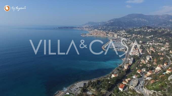 Villa com vista para Mônaco e Costa Azul em Ventimiglia.