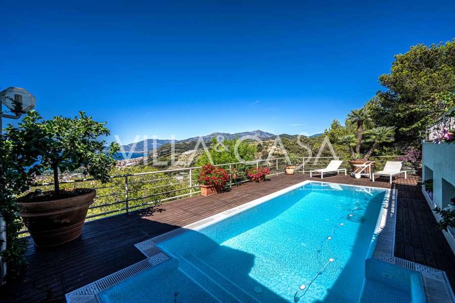 Villa com vista panorâmica para Mônaco em Bordighera.