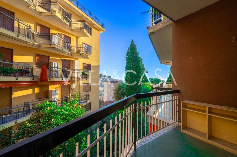 Apartamento disponível para alugar em Sanremo.