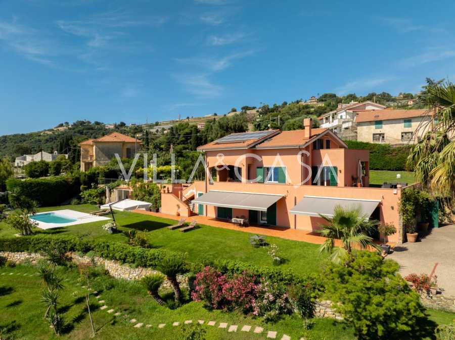 À venda casa na Toscana com piscina