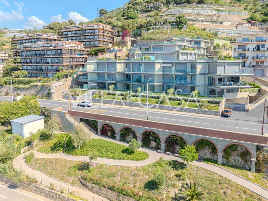 À venda: apartamento novo em Sanremo.