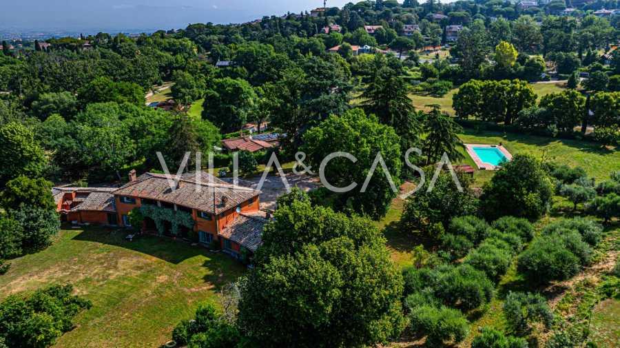 Villa com história e piscina em Grottaferrata