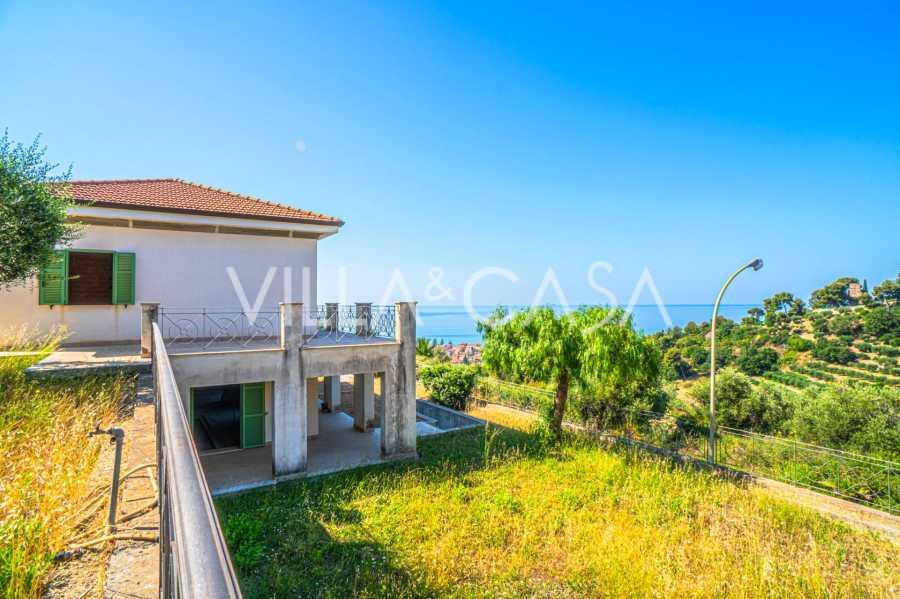 Villa moderna em Bordighera.