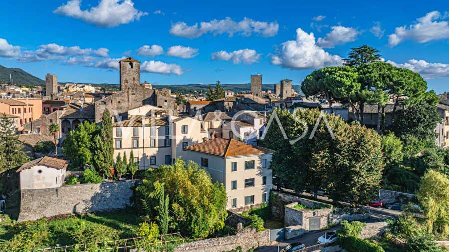 Luxuosa villa no coração de Viterbo.