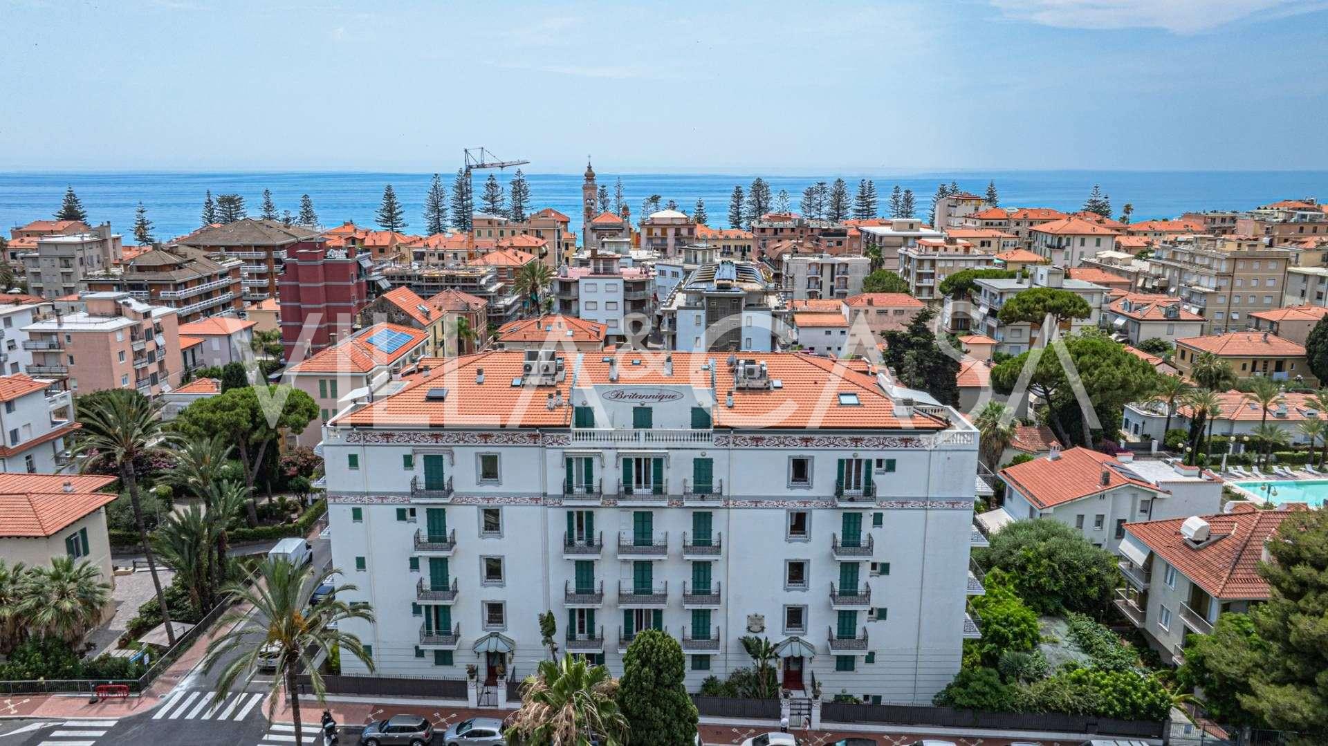 Apartamento de três quartos para alugar em Bordighera
