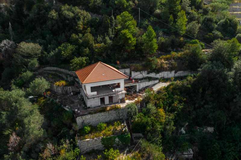 Construção de uma vila de 300 metros quadrados na cidade de Ventimiglia.