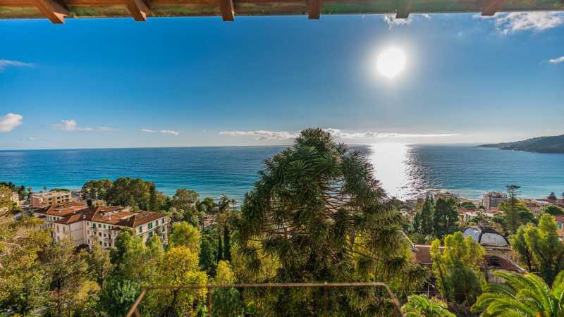 Casa de dois andares em Sanremo.