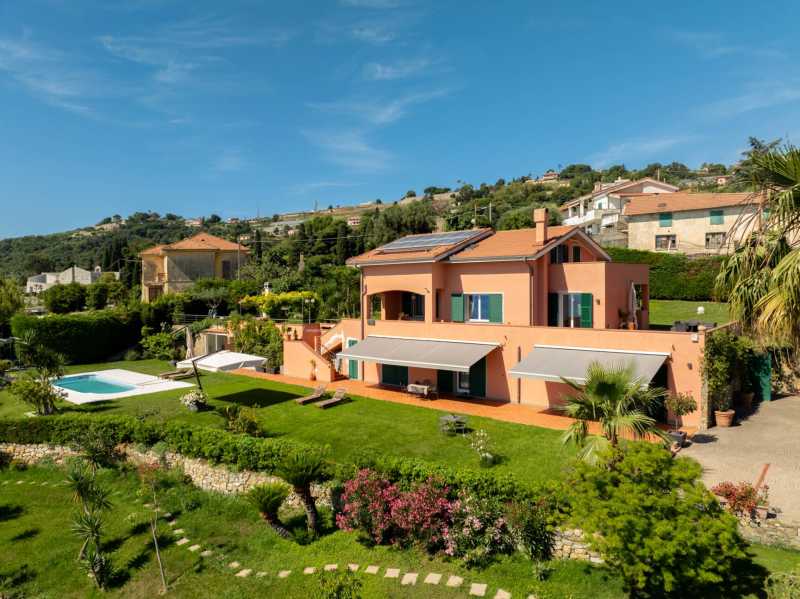 À venda casa na Toscana com piscina