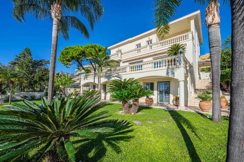 Villa à beira-mar em Sanremo.