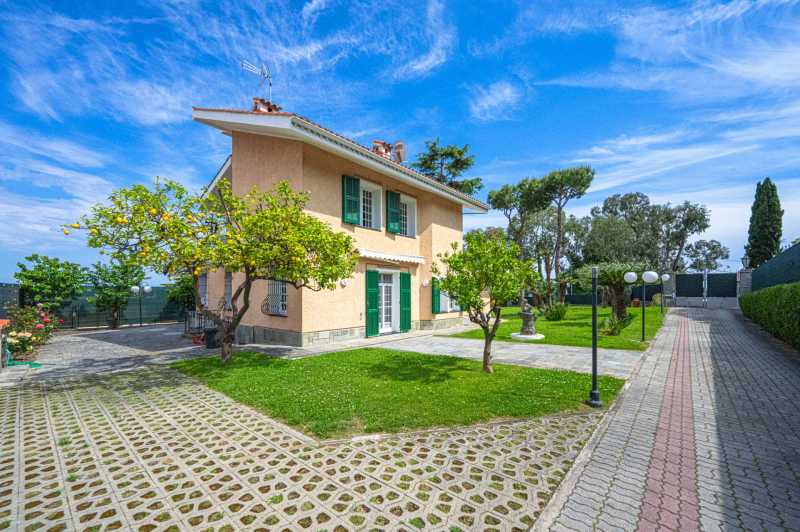 Aluguel de longa duração de uma villa em San Remo.