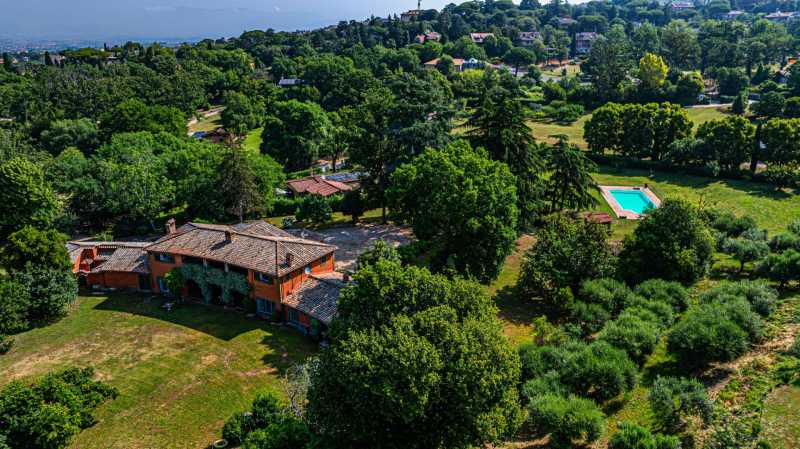 Villa com história e piscina em Grottaferrata