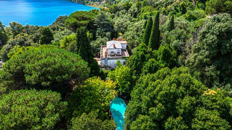Villa de luxo em Castel Gandolfo, no lago Albano