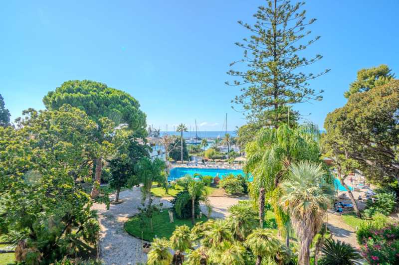 Aluga-se apartamento de luxo em Sanremo.