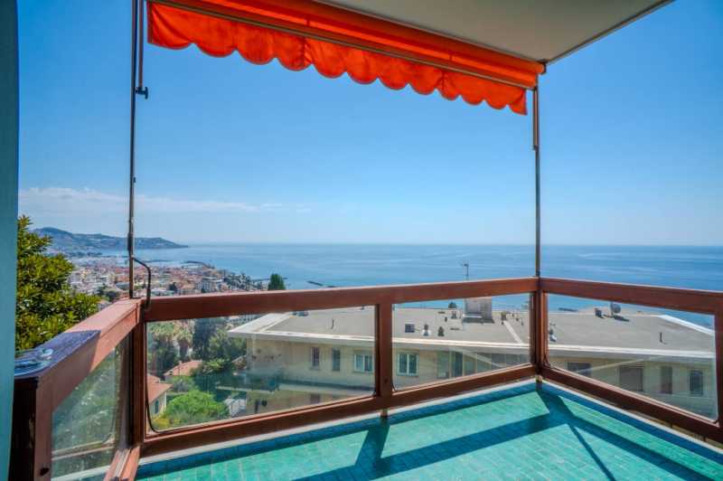 Apartamentos de luxo com vista para o mar em Sanremo.