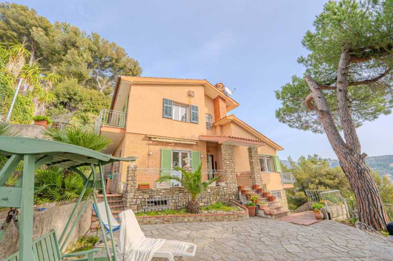 Villa com vista para o mar em Bordighera