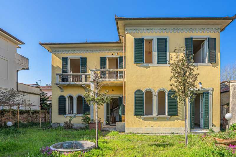 Villa elegante em Lido di Camaiore.