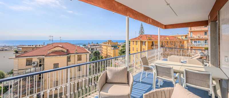 Apartamento em Sanremo reformado à venda