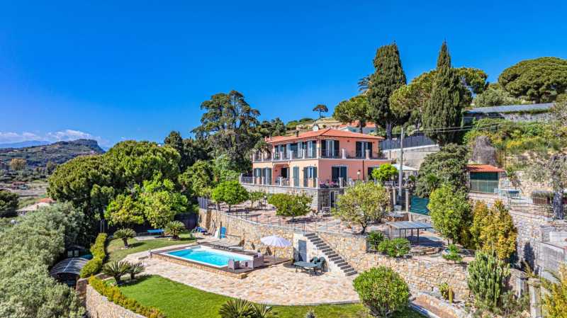 Vila luxuosa à venda em Bordighera