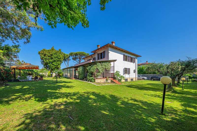 Villa de luxo à venda em Marina di Carrara