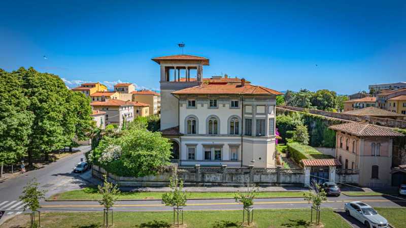 Vila histórica estilosa à venda no centro de Pisa