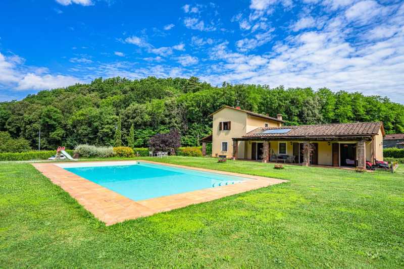 Villa na Toscana, perto de Lucca, à venda