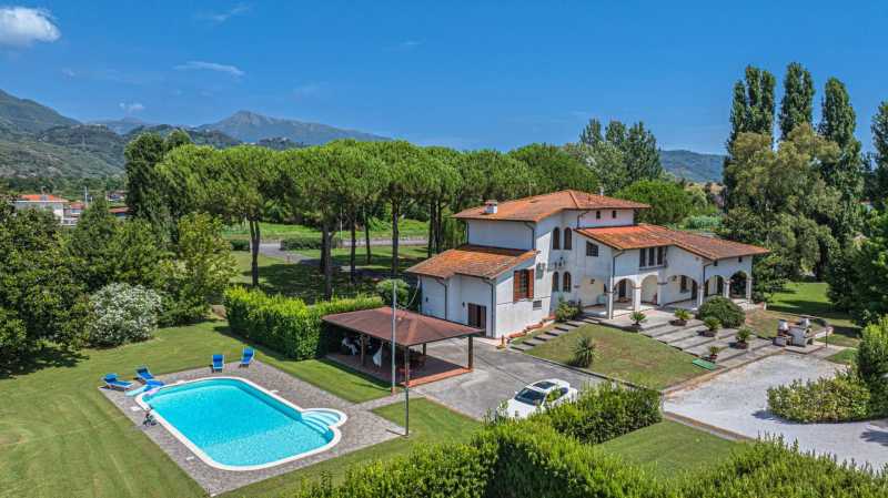 Villa com piscina em Pietrasanta à venda