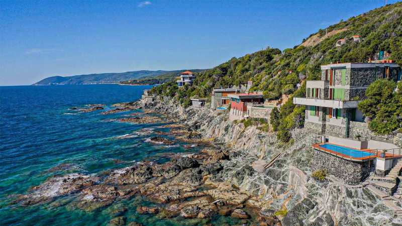 Casa de prestígio com piscina à venda na costa de Castiglioncello