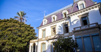 Villa à beira-mar em Sanremo com um toque histórico.