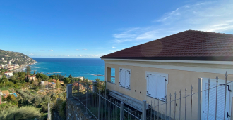 Nova casa com vista para o mar em Ospedaletti.