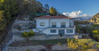 Villa à beira-mar em Ventimiglia - à venda