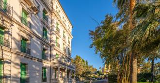 Está à venda um apartamento de dois quartos em Ospedaletti.