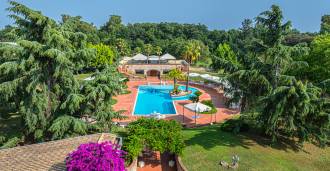 Villa de luxo com piscina e parque em Latina