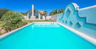 Villa moderna com piscina na fronteira entre Lazio e Toscana.