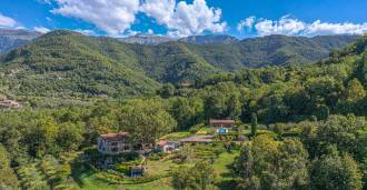Luxuosa villa em Bagnone, Toscana, à venda.