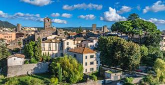 Luxuosa villa no coração de Viterbo.