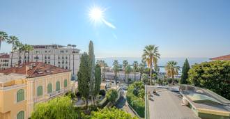 Apartamento de luxo com vista para o mar em Sanremo.