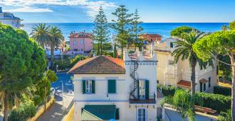 À venda: confortável vila em Santa Marinella.