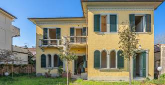 Villa elegante em Lido di Camaiore.