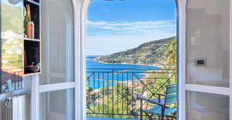Penthouse com vista para o mar em Ospedaletti à venda