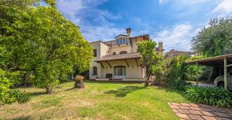 Villa à beira-mar em Bordighera à venda
