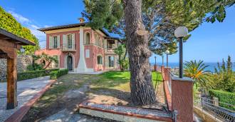 Venda de uma luxuosa villa em Ventimiglia