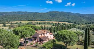 Turismo rural elegante em Scarlino