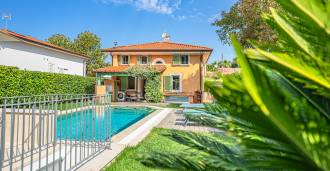 Aluga-se villa à beira-mar em Marina di Pietrasanta