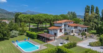 Villa com piscina em Pietrasanta à venda