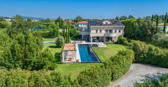 Villa com piscina em Forte dei Marmi à venda