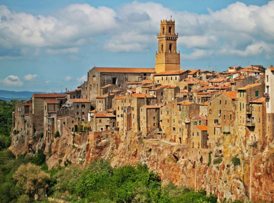 Pitigliano - uma cidade fantasma italiana celestial no sul da Toscana 2021