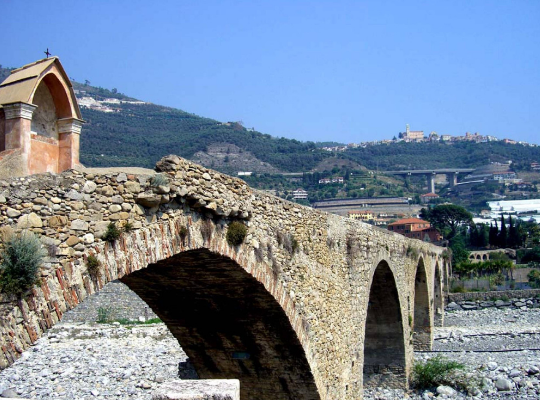 Arma di Taggi na Itália e sua ponte de 260 metros de 2021
